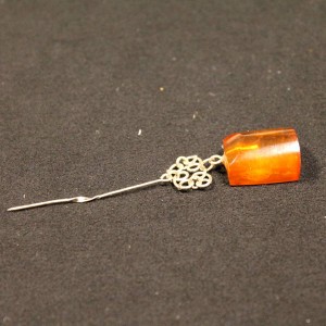 Vintage natural amber pin/brooch